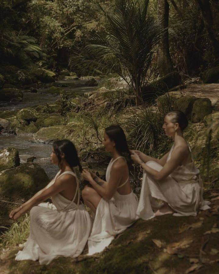 Las mujeres de la línea — Lectura de Línea Ancestral